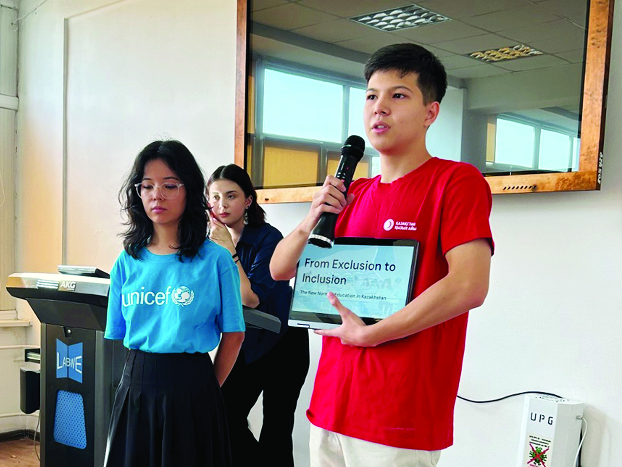 Empowering Youth Through Education: Round Table on SDG 4 at the Faculty of Foreign Languages